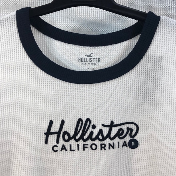 NWT Hollister Graphic Slim Tees Size: Medium - Picture 3 of 4